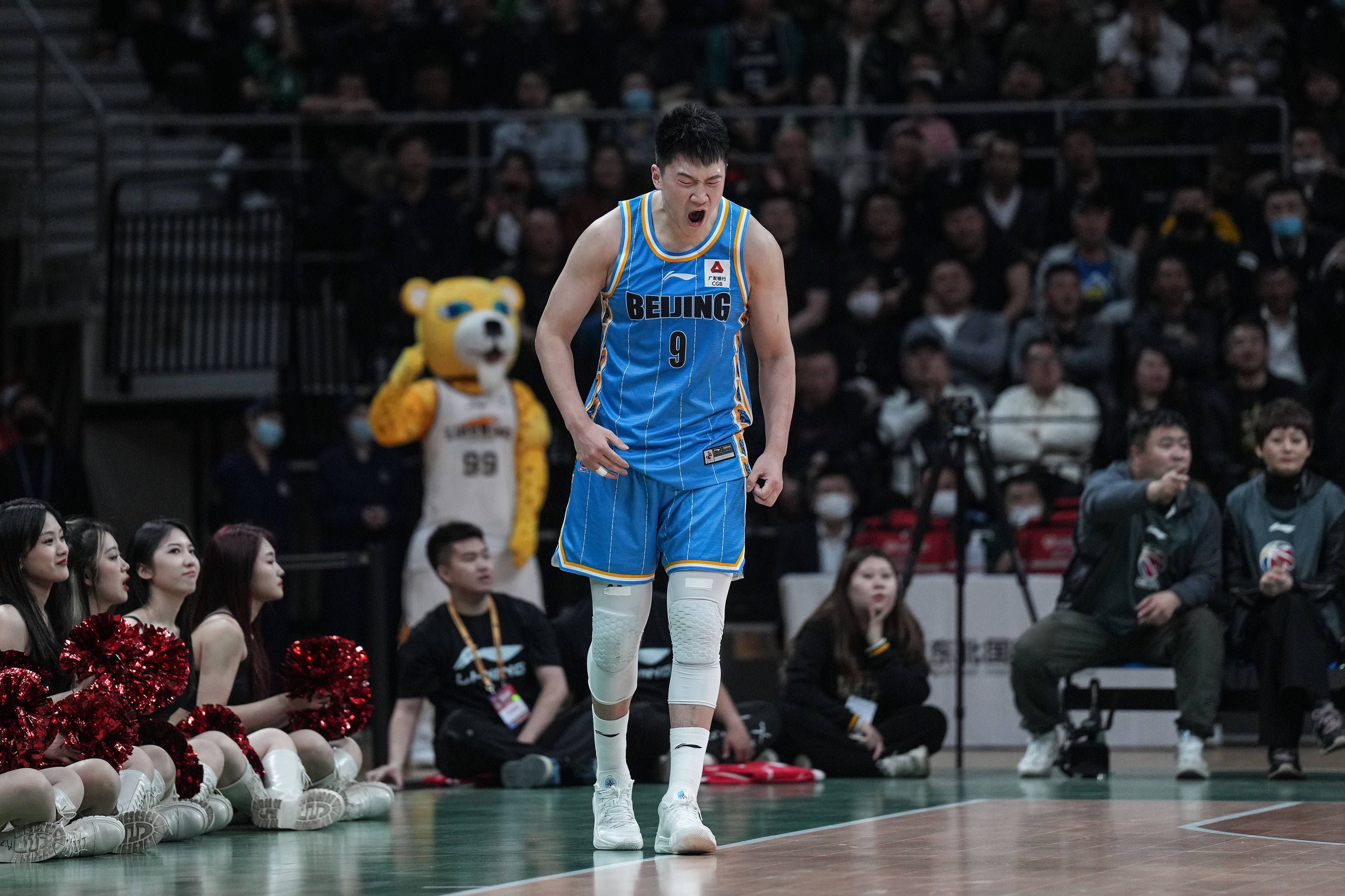 电影本身自然也对得起这样的期待,阵容团队堪称豪华